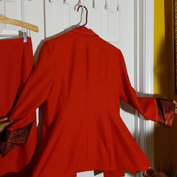 Rare Figurina Women's Size 12 Red NY Skirt Suit - Picture 7 of 8